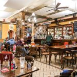 Nachtleben in Stuttgart und gemütliche Cafés in Bremen durch die Führer